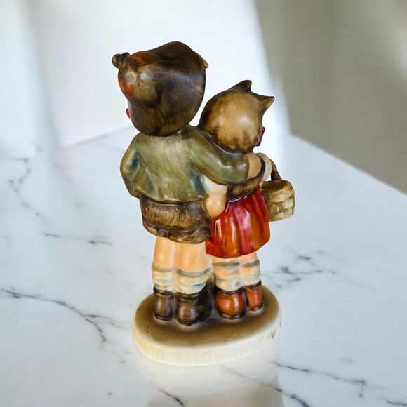 VINTAGE West German Goebel Hummel 1960 Surprise Boy Girl Basket Figurine 94 3/0 - Picture 3 of 8